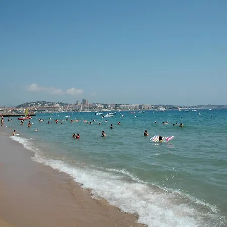 B Fréjus