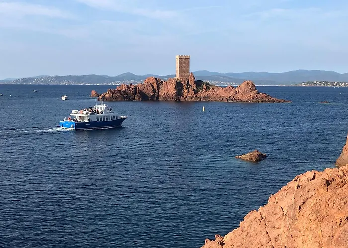 Et Parking A 300m De La De شقة Fréjus