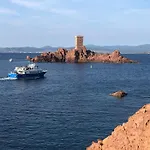 Et Parking A 300m De La De Apartment Fréjus