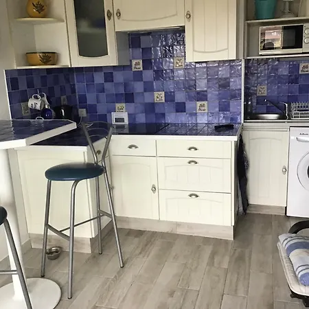 Et Parking A 300m De La De * Fréjus